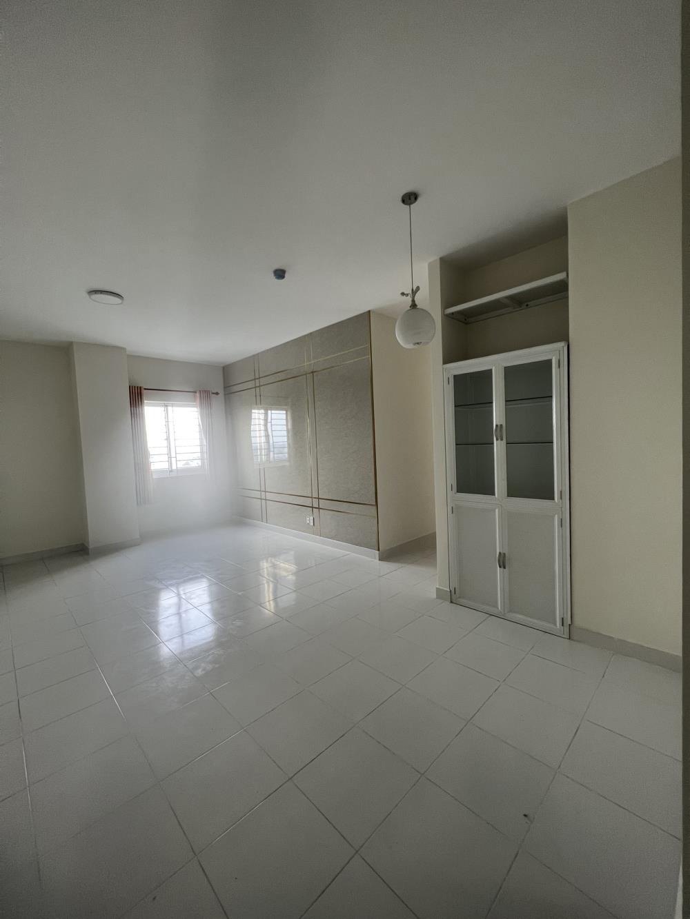 Bán Căn Hộ HQC Hóc Môn Giá 1.2 Tỷ - 2PN, Căn Góc, Pháp Lý Đầy Đủ