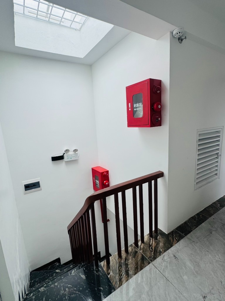 Cầu Diễn - Phú Diễn: Biệt thự 6 tầng, thang máy, 52m2, giá 14 tỷ 8 - Vị trí Vip