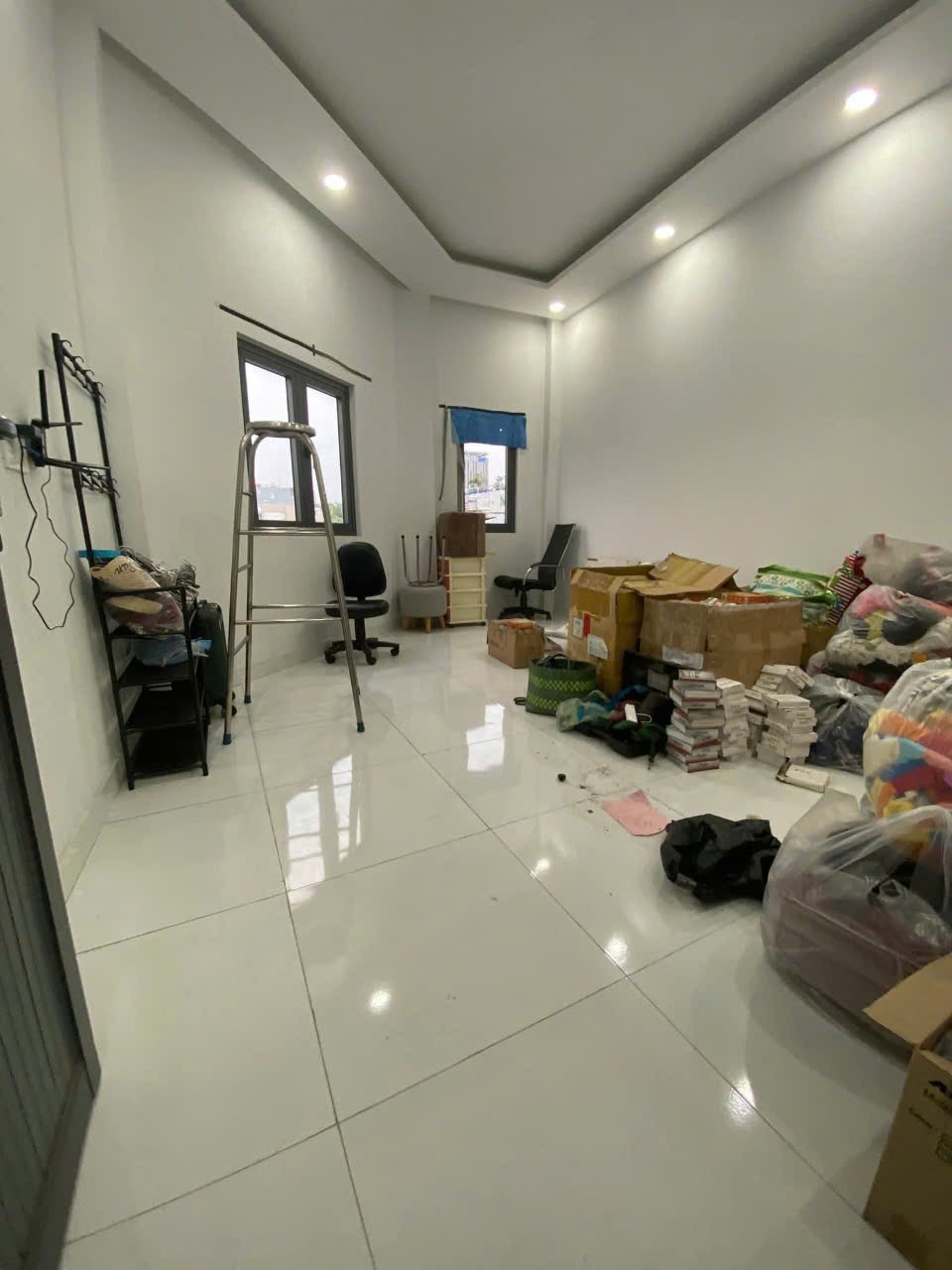 Nhà Đẹp 1 Trệt 2 Lầu, Đường Đông Hưng Thuận 09, Quận 12 - Giá 3.95 Tỷ