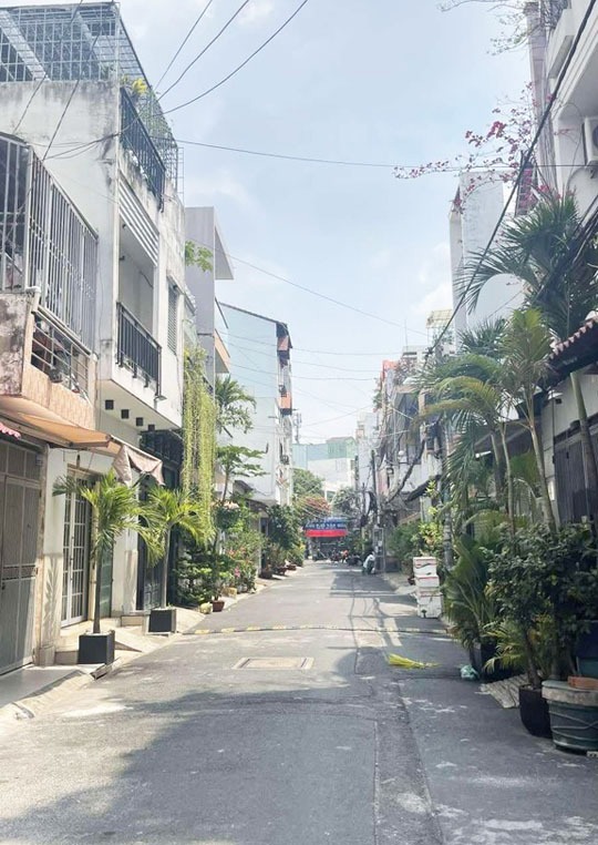 Nhà Đẹp 4 Tầng, Hẻm Xe Tải 8m, Tân Phú - Giá 10x Tỷ