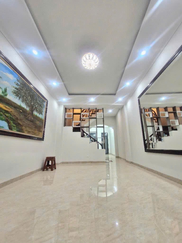 Nhà phố Ngọc Khánh - Kinh doanh sầm uất - Sổ đỏ vuông vắn