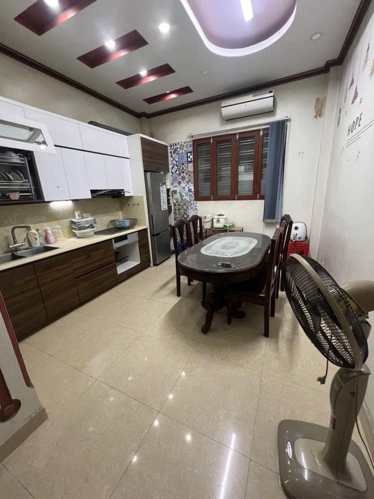 Bán Nhà Phân Lô Hoàng Mai - 5 Tầng - Kinh Doanh - Giá 14.8 tỷ