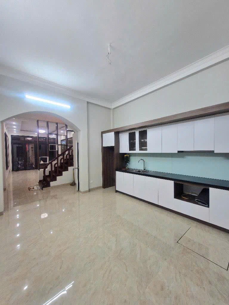 Nhà phố Ngọc Khánh - Kinh doanh sầm uất - Sổ đỏ vuông vắn