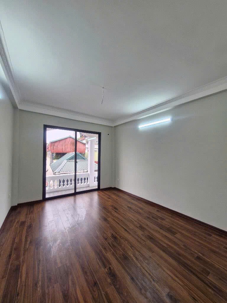 Nhà phố Ngọc Khánh - Kinh doanh sầm uất - Sổ đỏ vuông vắn