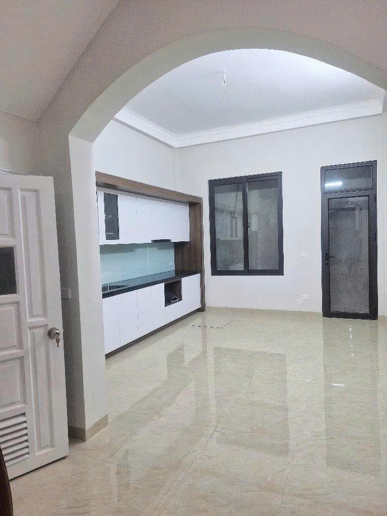 Nhà phố Ngọc Khánh - Kinh doanh sầm uất - Sổ đỏ vuông vắn