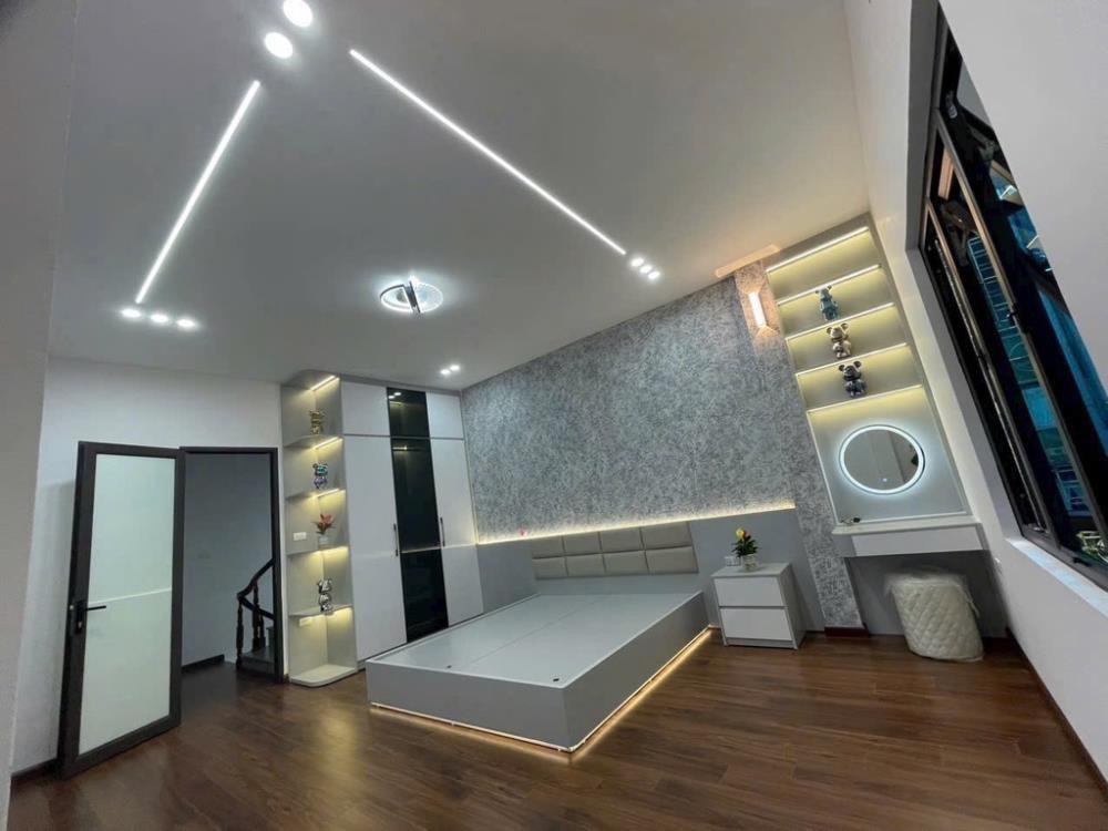 Lô Góc 2 Mặt Thoáng, Nhà 5 Tầng Đẹp, Giá 7.1 Tỷ - Vũ Tông Phan