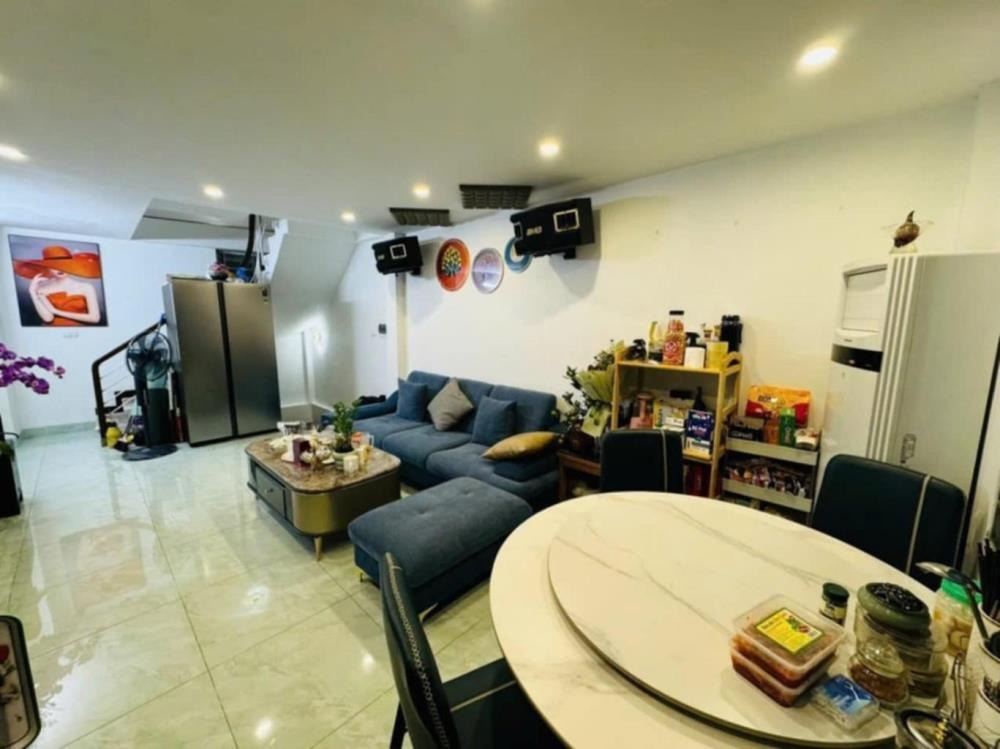 Nhà Mới 6 Tầng, Ngõ Thông Hoàng Văn Thái - Giá Chỉ 7.3 Tỷ
