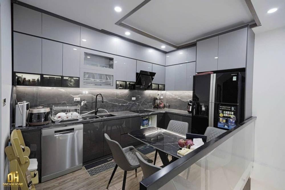 Bán nhà Hoàng Mai View Hồ - Phân Lô - Gara Ô Tô - Giá 10 tỷ