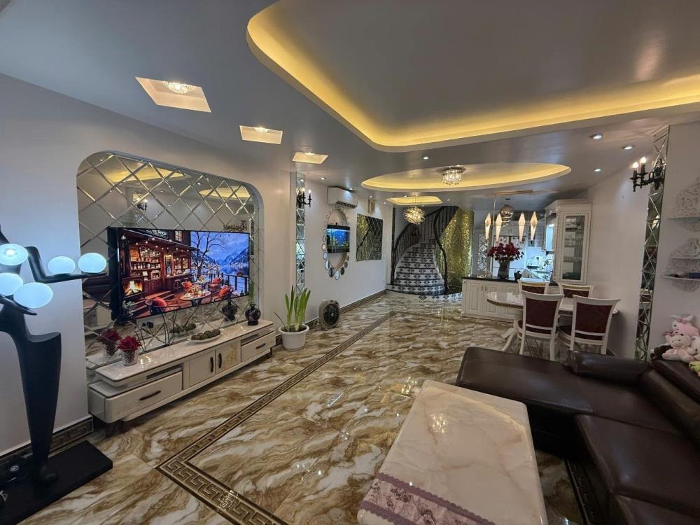 Nhà đẹp đường Bưởi, Ba Đình: Full nội thất, 72m2, giá 17.9 tỷ
