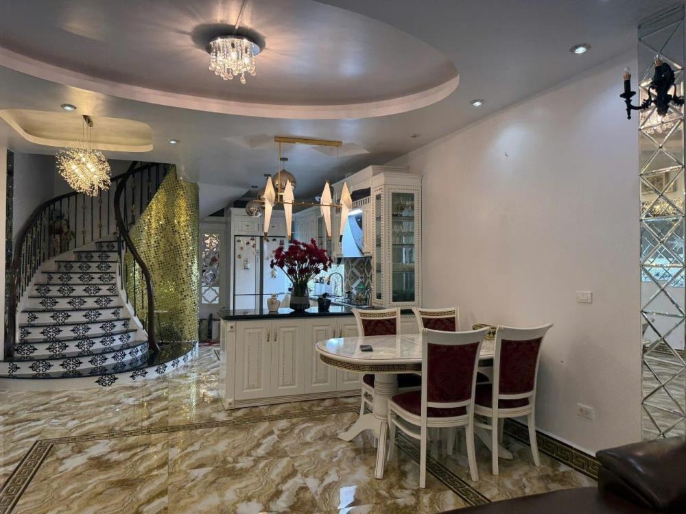 Nhà đẹp đường Bưởi, Ba Đình: Full nội thất, 72m2, giá 17.9 tỷ