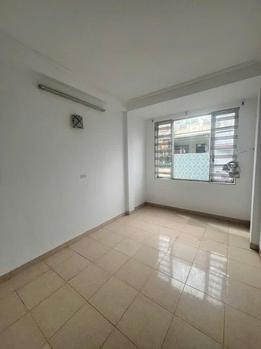 Siêu Hiếm Nhà Đất Thổ Cư Yên Duyên, Hoàng Mai - 33m2x4T - Giá 7.x Tỷ