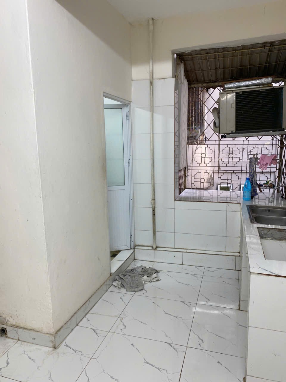Cho Thuê Căn Hộ 3PN, 90m2, Tầng 4 Tập Thể 32A Hào Nam - Gần Học Viện Âm Nhạc
