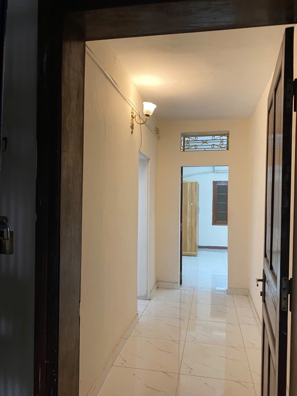 Cho Thuê Căn Hộ 3PN, 90m2, Tầng 4 Tập Thể 32A Hào Nam - Gần Học Viện Âm Nhạc