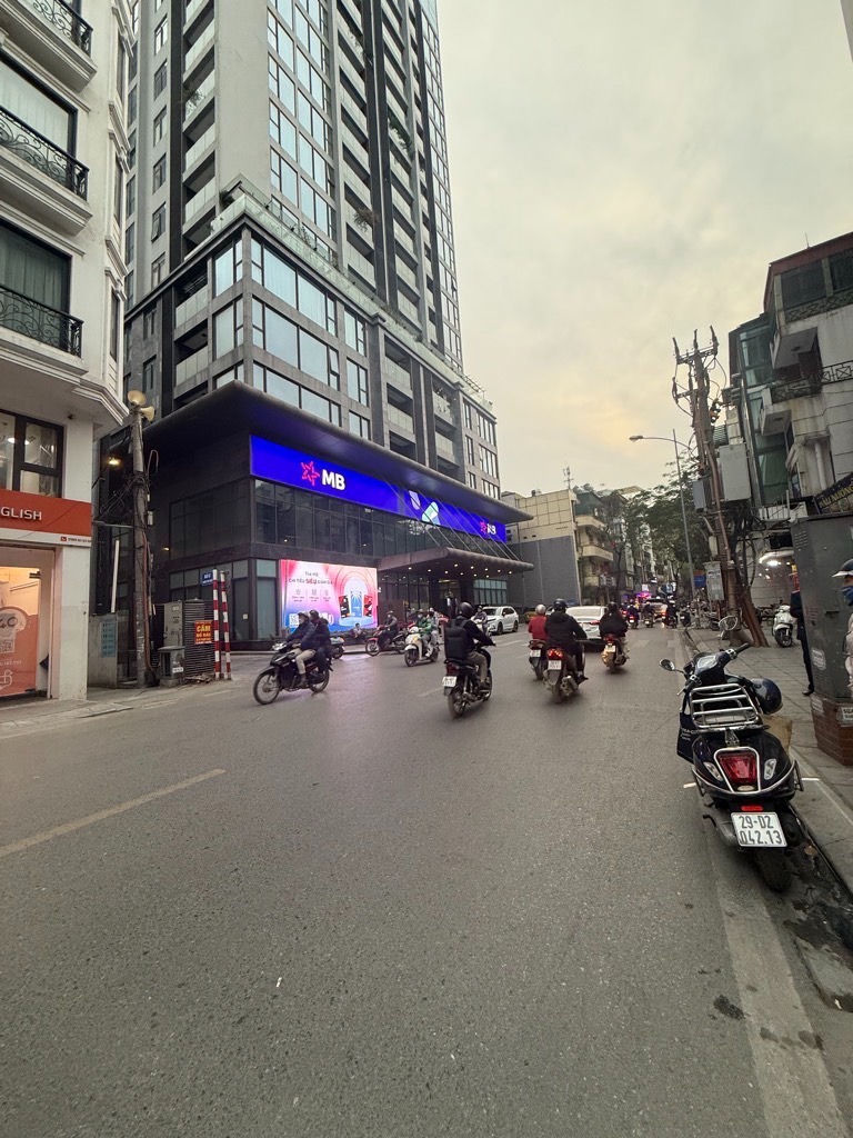 Bán Tòa Nhà 9 Tầng Mới Xây - Thụy Khuê - View Hồ - Giá 96 Tỷ
