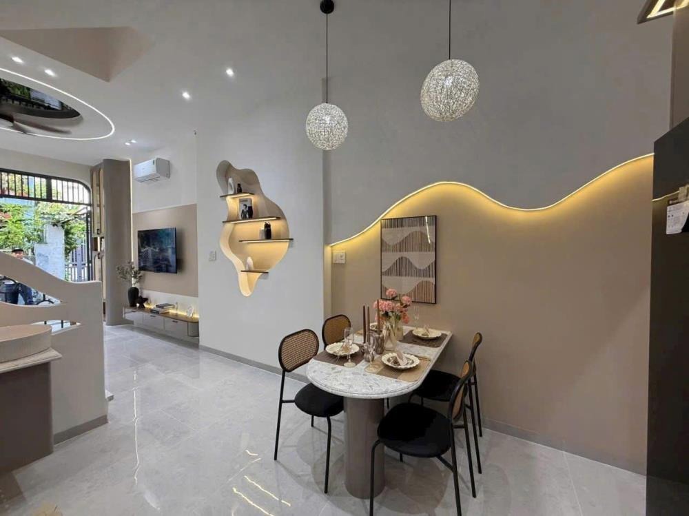 Bán nhà hẻm 202 Phạm Văn Hai, P5, Tân Bình: 4x15m, 3 tầng, Giá 9.69 tỷ