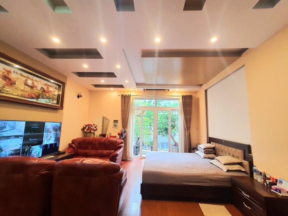 Bán nhà mặt phố Linh Đàm - 72m² - 5PN - Full Nội Thất - Giá 30.5 tỷ