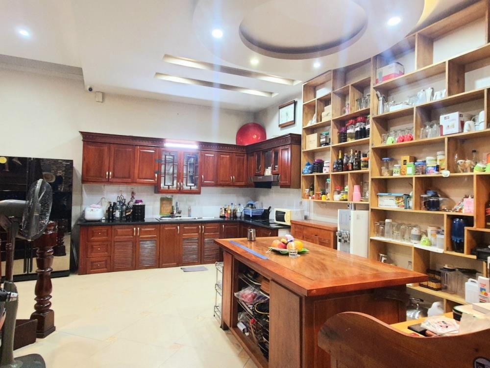 Bán nhà mặt phố Linh Đàm - 72m² - 5PN - Full Nội Thất - Giá 30.5 tỷ