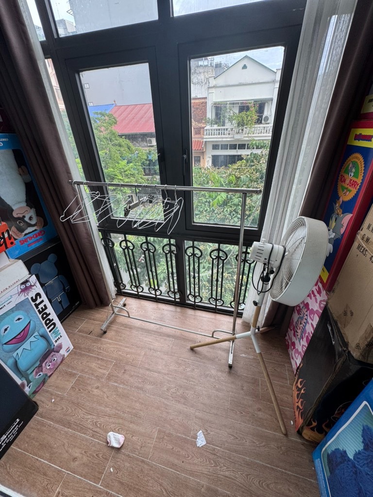 Homestay Mặt Phố Nguyễn Khuyến: 3 Tầng, 4 Phòng Ngủ - Giá 6.5 Tỷ