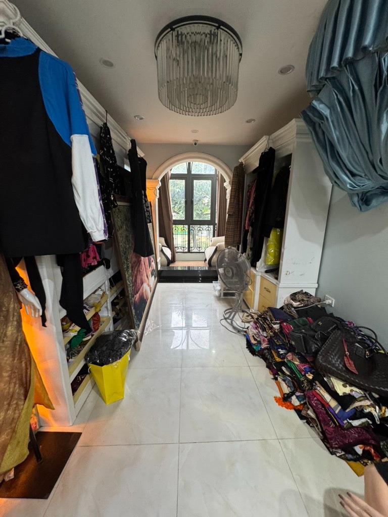 Homestay Mặt Phố Nguyễn Khuyến: 3 Tầng, 4 Phòng Ngủ - Giá 6.5 Tỷ