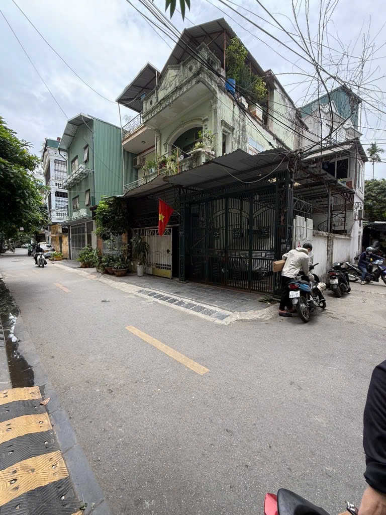 Bán nhà khu Đầm Trấu - Lô góc - Mặt tiền rộng 8.1m - Kinh doanh đỉnh cao
