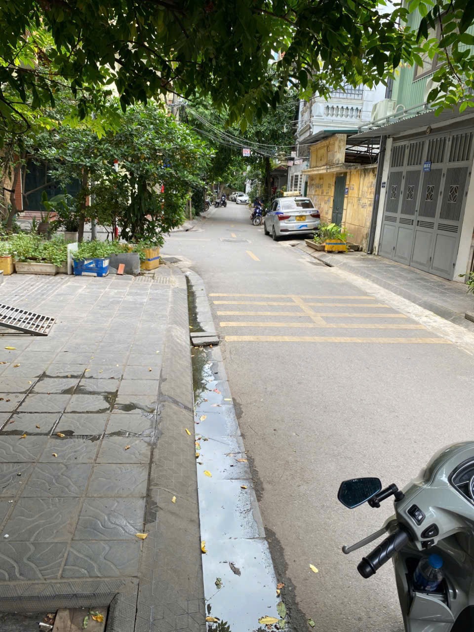 Bán nhà khu Đầm Trấu - Lô góc - Mặt tiền rộng 8.1m - Kinh doanh đỉnh cao