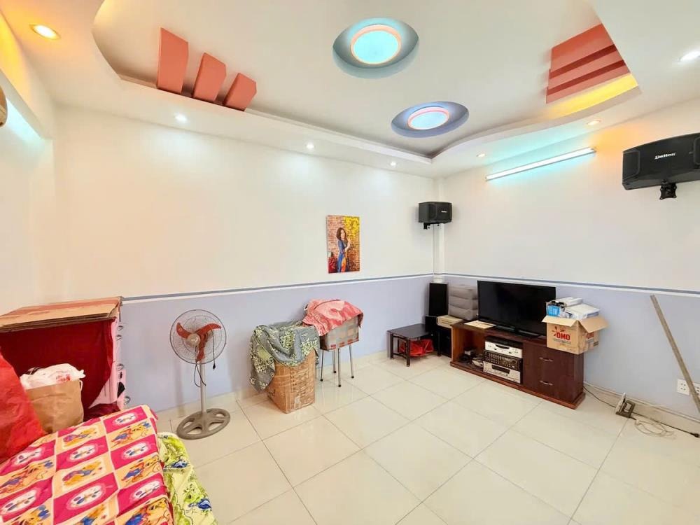 Mặt Tiền Âu Cơ - Nhà 4 Tầng 110m² - Giá 9.4 Tỷ - Tân Phú
