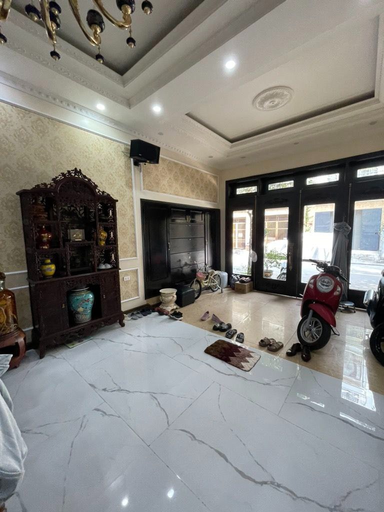 Bán nhà liền kề 5 tầng, KĐT Văn Phú, Hà Đông - Full nội thất, 90m2, 20.x tỷ