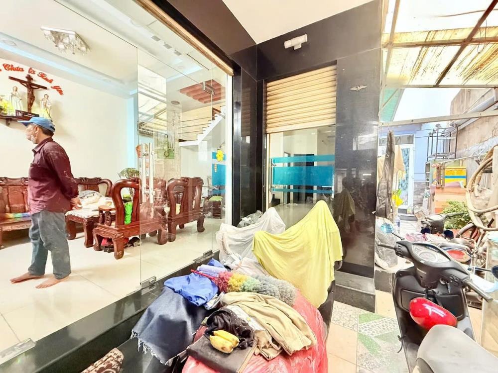 Mặt Tiền Âu Cơ - Nhà 4 Tầng 110m² - Giá 9.4 Tỷ - Tân Phú