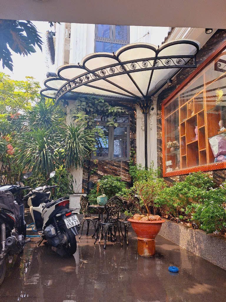 Bán Biệt Thự Xa Hoa - Bà Điểm, Hóc Môn - Gần BX An Sương - 132m2