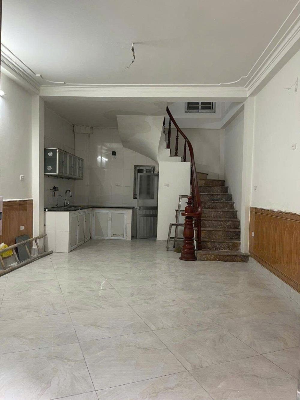 Bán nhà Nguyễn Văn Cừ, Long Biên: 5 tầng, 30m², MT 4m, 6.5 tỷ