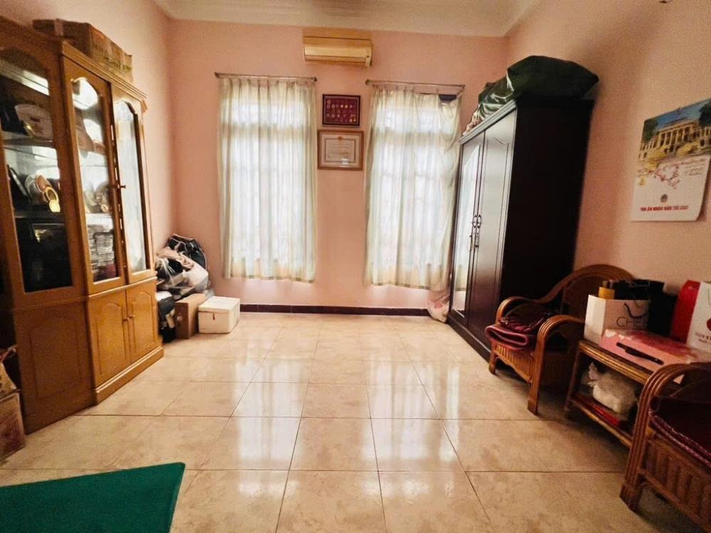 Lạc Long Quân 66m2 x 5 Tầng - Ngõ Ô Tô - Cách Mặt Phố 5M
