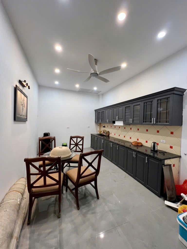Bán Nhà Ô Cách, Long Biên 4 Tầng, 77m2, Mặt Tiền 4m, Giá 14.2 Tỷ