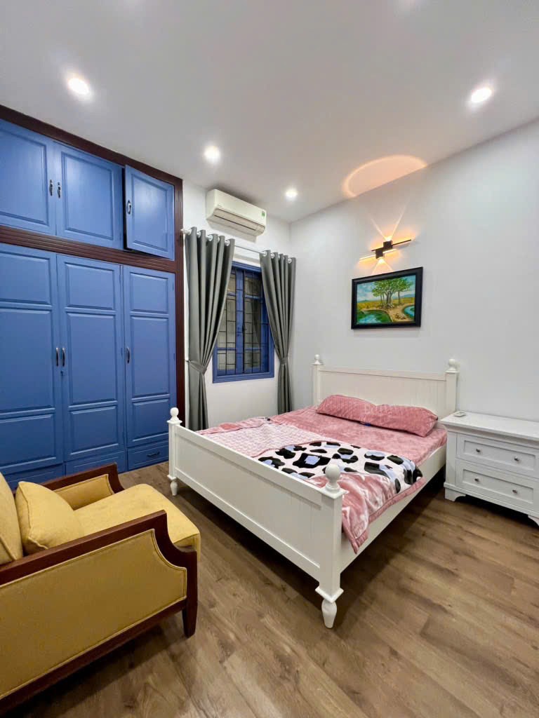 Bán Nhà Ô Cách, Long Biên 4 Tầng, 77m2, Mặt Tiền 4m, Giá 14.2 Tỷ