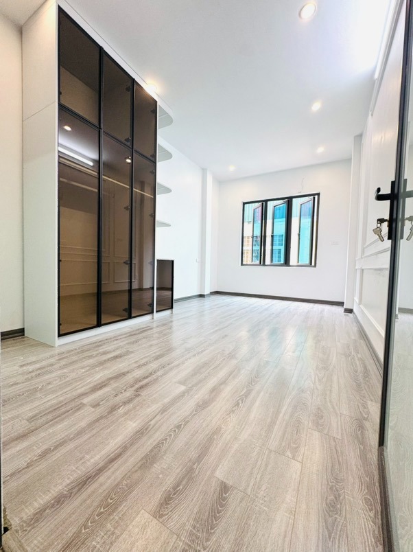 Nhà Đẹp Vĩnh Phúc, Ba Đình: Giá 6.68 Tỷ, Full Nội Thất, Gần Hồ Tây