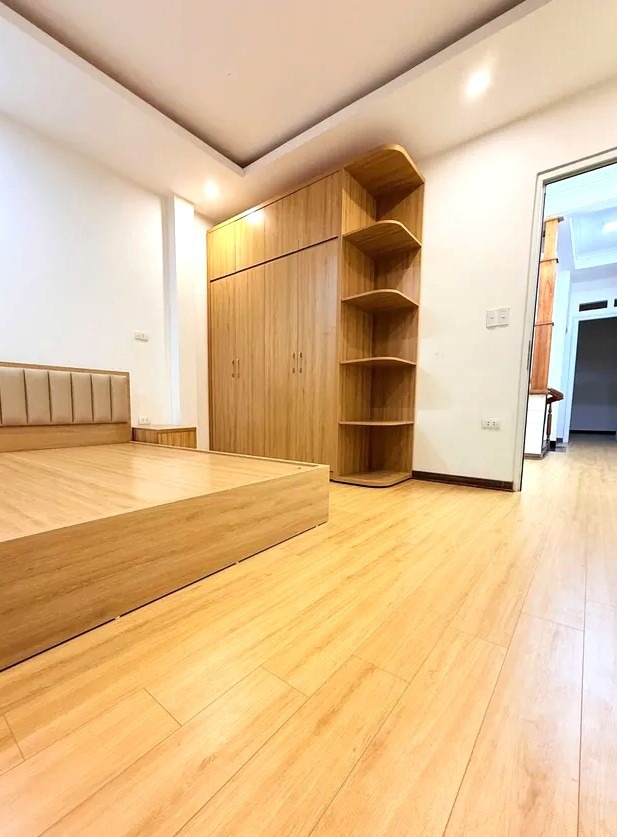 Nhà Mặt Ngõ Kinh Doanh Ngọc Thuỵ - 38x5 Tầng - Giá 7.9 Tỷ