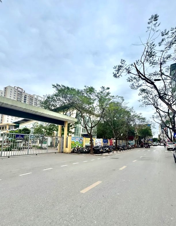 Nhà Mặt Ngõ Kinh Doanh Ngọc Thuỵ - 38x5 Tầng - Giá 7.9 Tỷ
