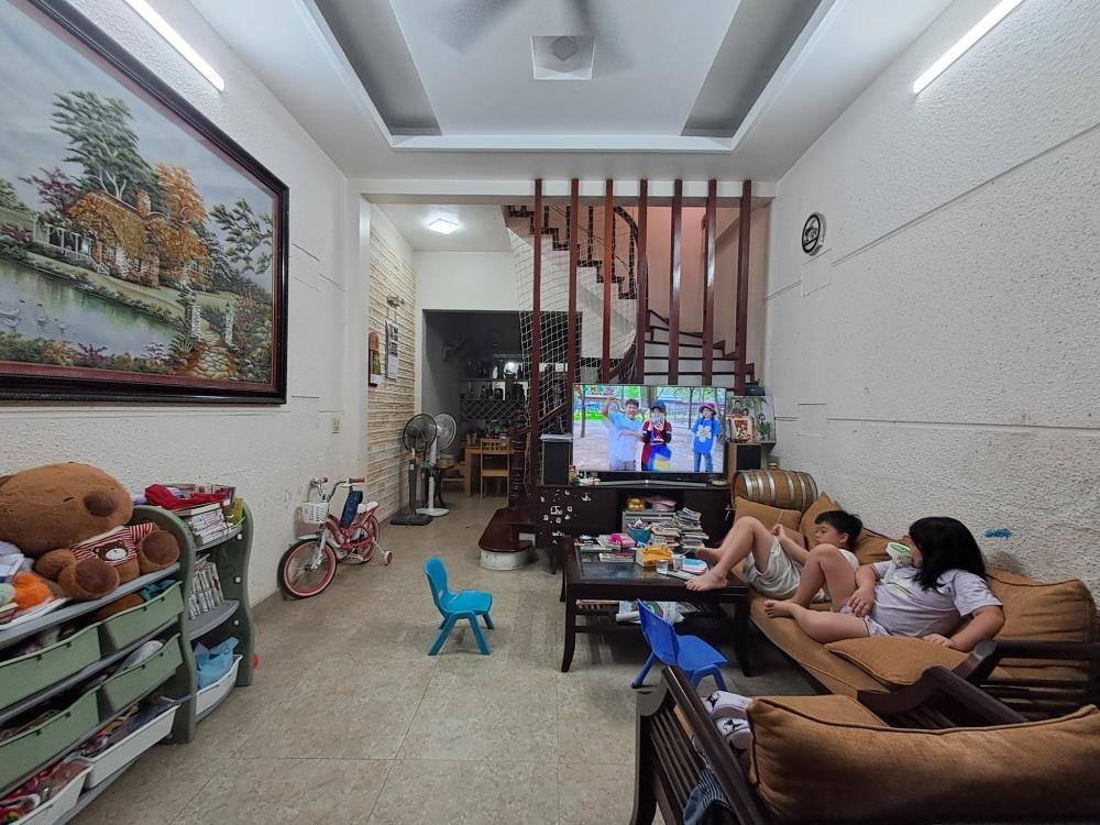Bán Gấp Nhà Phố Yên Hòa - 51m2, 4 Tầng, Mặt Tiền 4m - Giá 12.9 Tỷ