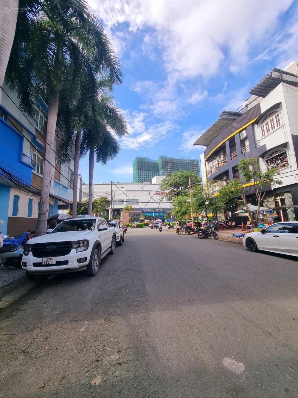 Siêu phẩm BĐS TPHCM: Nhà phố 4 tầng, 100m2, Vị trí Vàng AEON Bình Tân - Giá 21.4 tỷ