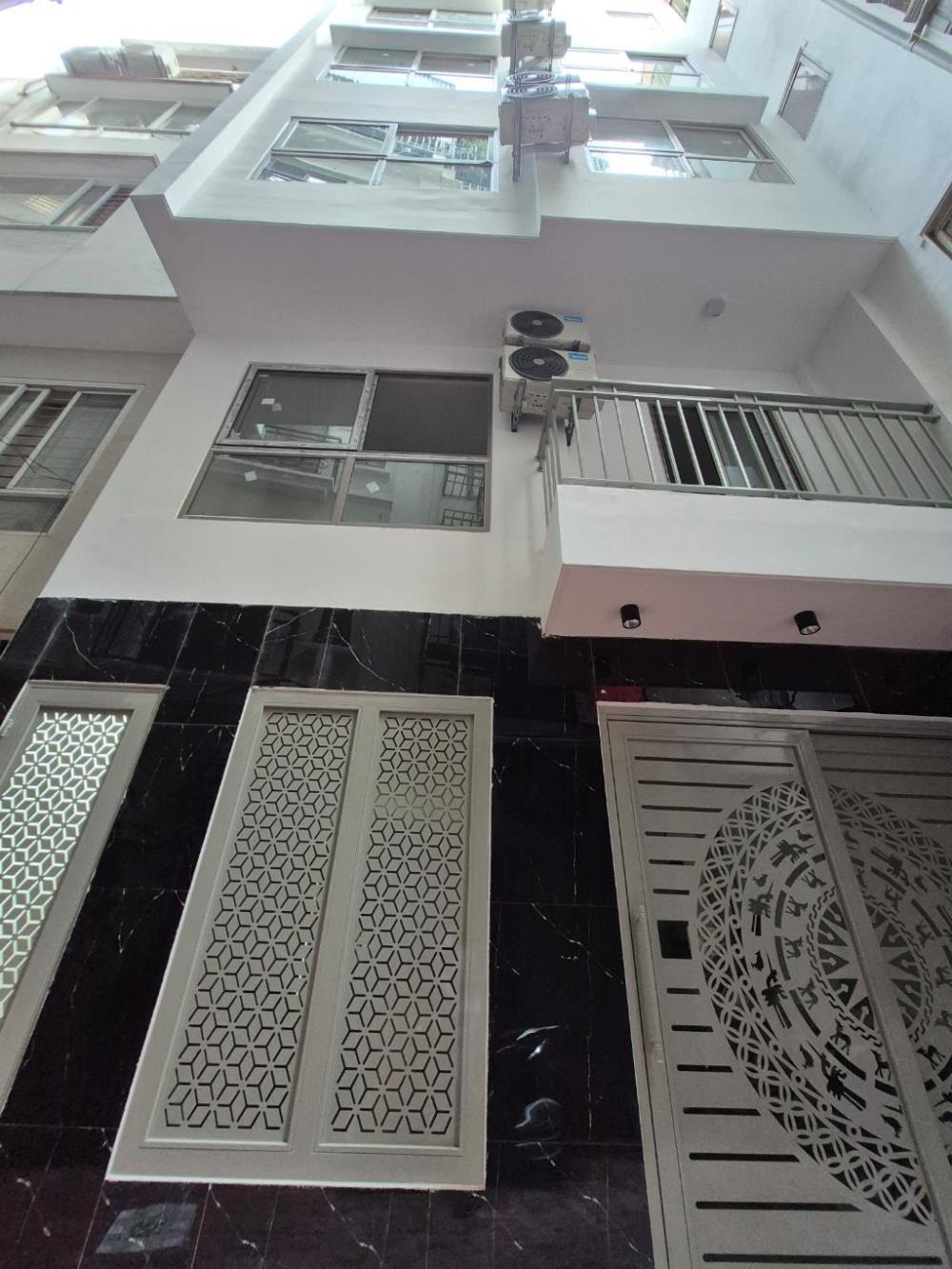 Nhà phố 6 tầng mặt tiền khủng 6.16m - Dòng tiền 1 tỷ/năm - Vị trí đắc địa