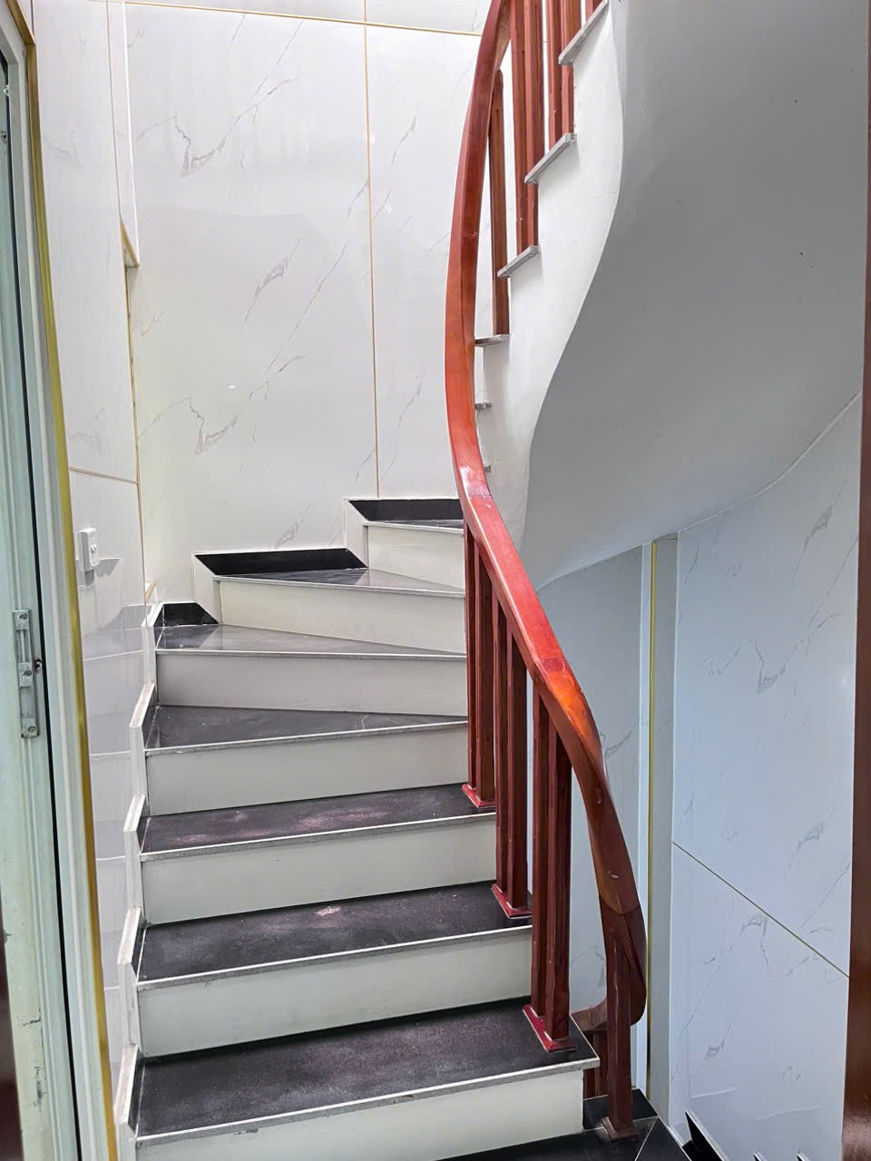 Bán nhà riêng Tây Nam Linh Đàm, Bùi Quốc Khái - 6.38 tỷ, 30m², View Đẹp
