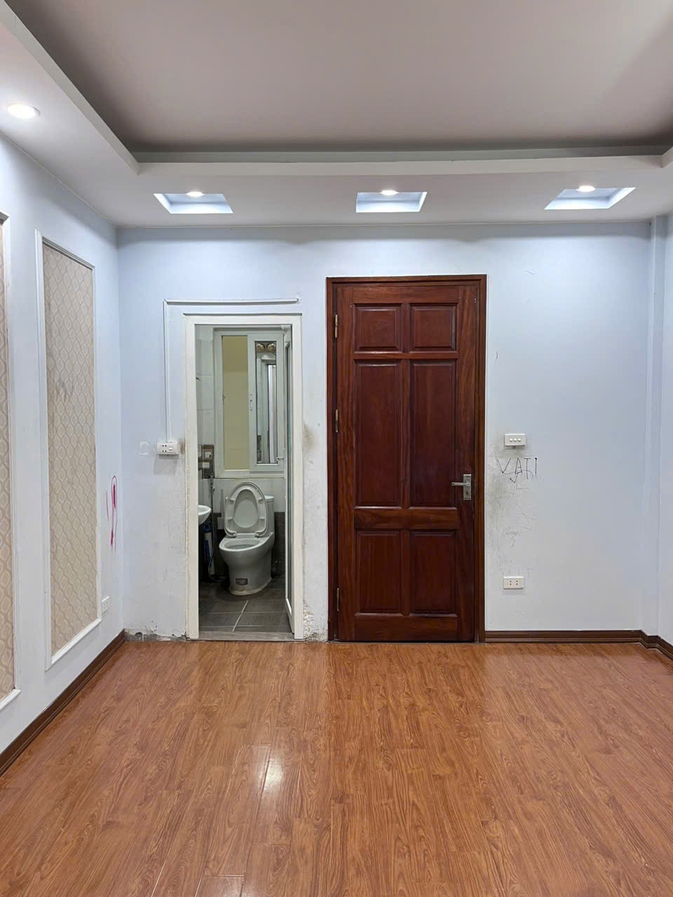 Bán nhà riêng Tây Nam Linh Đàm, Bùi Quốc Khái - 6.38 tỷ, 30m², View Đẹp