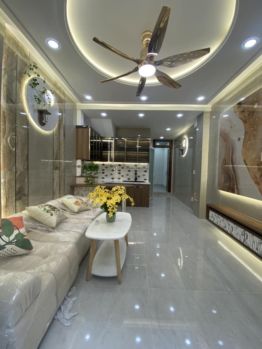 Nhà Quận 6 - 3 Tầng, 4PN, Full Nội Thất - Giá Chỉ 5.xx Tỷ