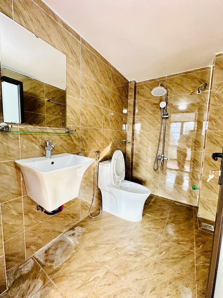Bán nhà Tứ Liên - 10m Ô Tô - Giá dưới 8 tỷ - Vị trí đẹp