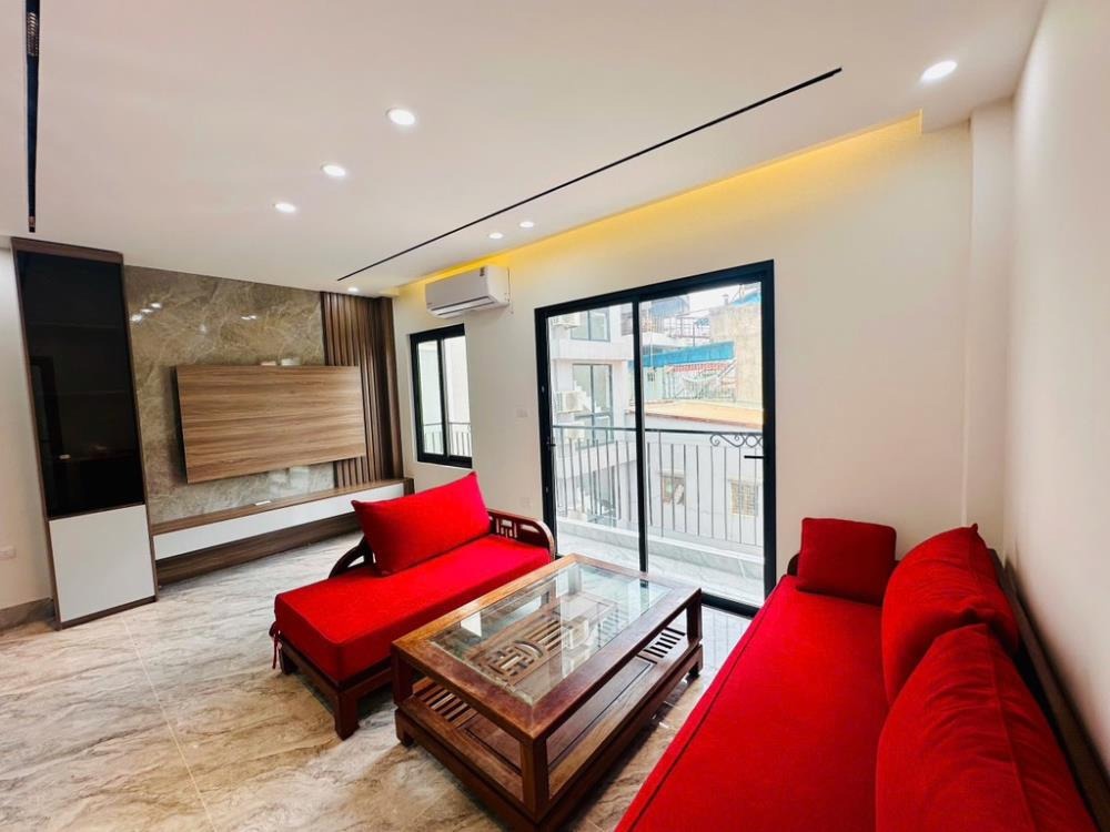 Bán nhà Ngã Tư Sở Giá Tốt: 36m² - 7.2 tỷ - Vị trí Đắc Địa, Hiện Đại