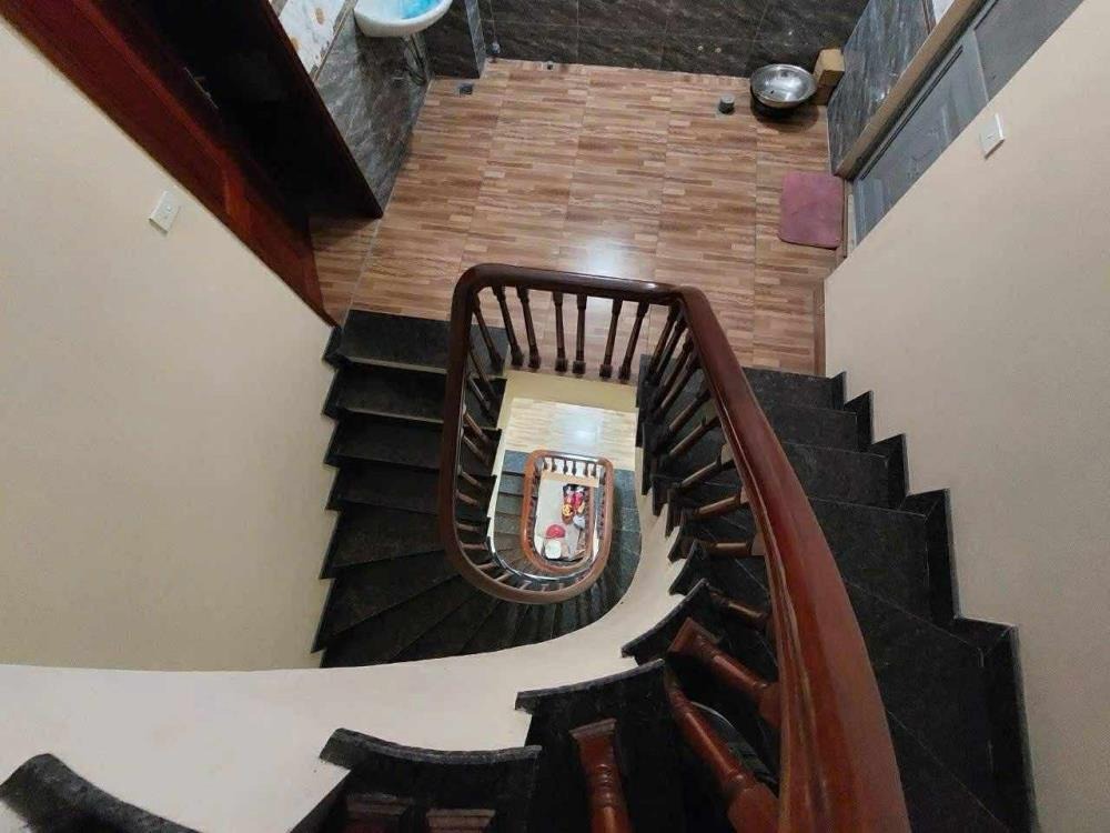 Nhà Lô Góc Đại Mỗ: Vị Trí Kinh Doanh Đắc Địa, 4 Tầng, Ô Tô Đỗ Cửa