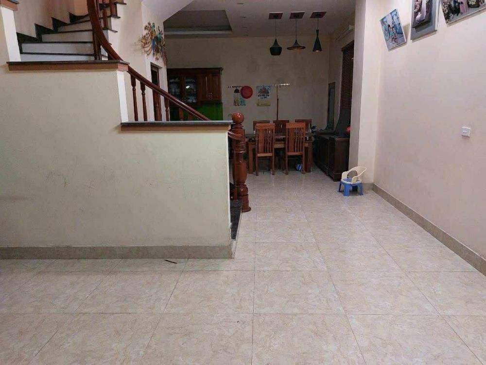 Nhà Lô Góc Đại Mỗ: Vị Trí Kinh Doanh Đắc Địa, 4 Tầng, Ô Tô Đỗ Cửa
