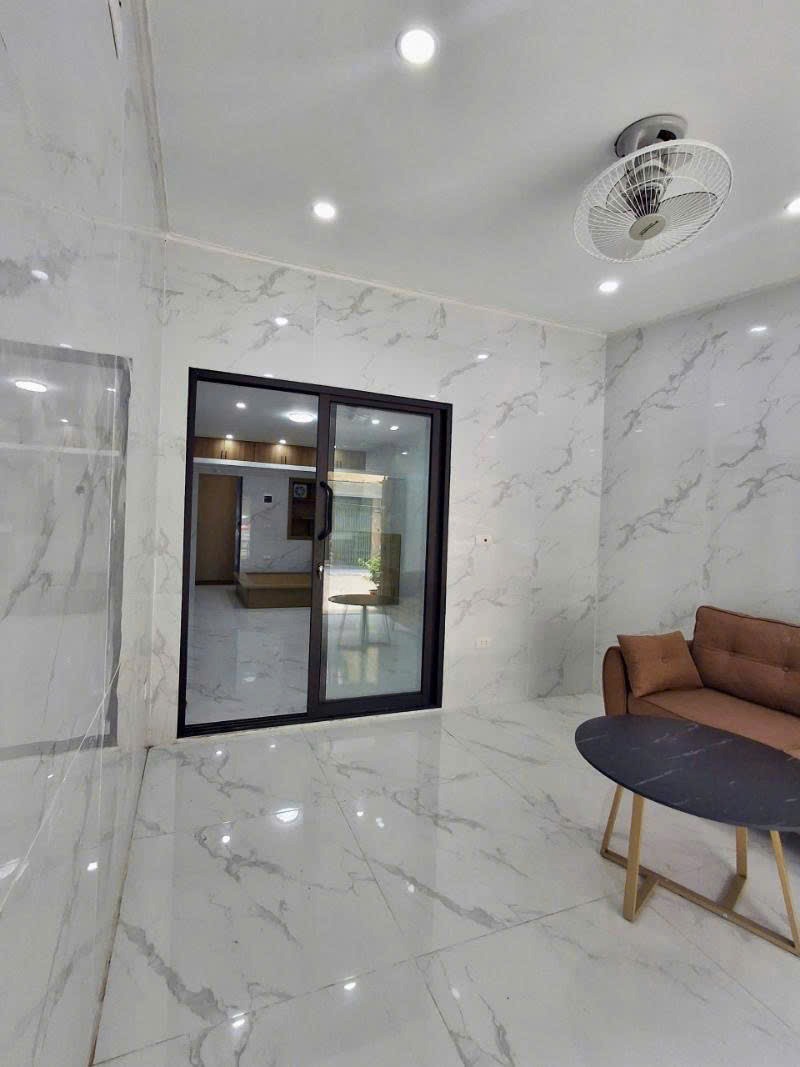 Nhà 40m2 Thạch Bàn, Ô Tô Tránh, Kinh Doanh Tốt, Sổ Đỏ