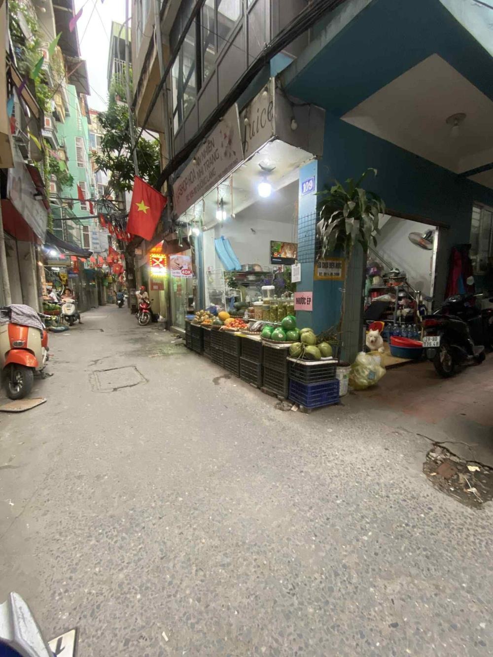 Nhà Phố Góc Láng Hạ - 42m2 - 5 Tầng - Kinh Doanh - 7.9 Tỷ