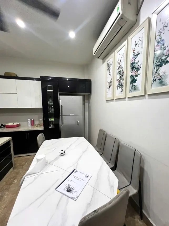 Nhà phố Long Biên - 4 Tầng, Full Nội Thất - Vị trí Vàng, Tiện Ích Đầy Đủ