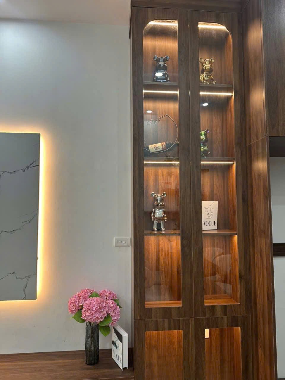 Bán nhà đẹp, vị trí đắc địa Vĩnh Hưng - Ngõ nông, ô tô 2 mặt thoáng, 7.69 tỷ